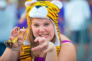 800px-RawR_LSU_TIgers